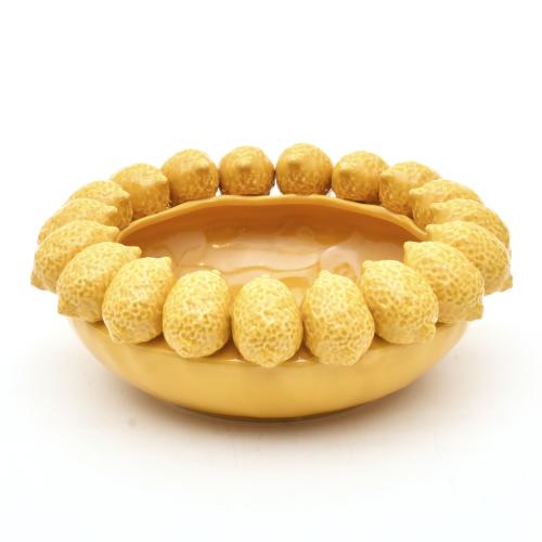 SIGUIENDO MODELOS DE BORDALLO PINHEIRO. Pareja de centros d