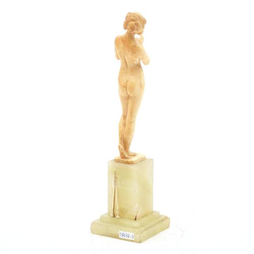 ESCUELA FRANCESA, SIGLO XIX. Figura femenina con aulós.