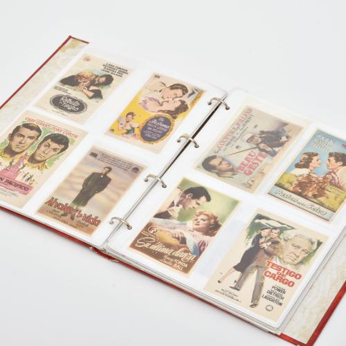 Álbum con programas de época de cine y fotografías de artis