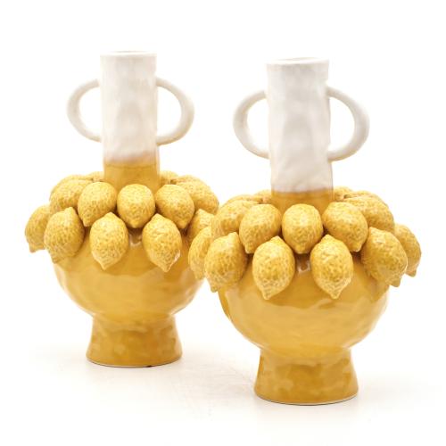 SIGUIENDO MODELOS DE BORDALLO PINHEIRO, pareja de jarrones.