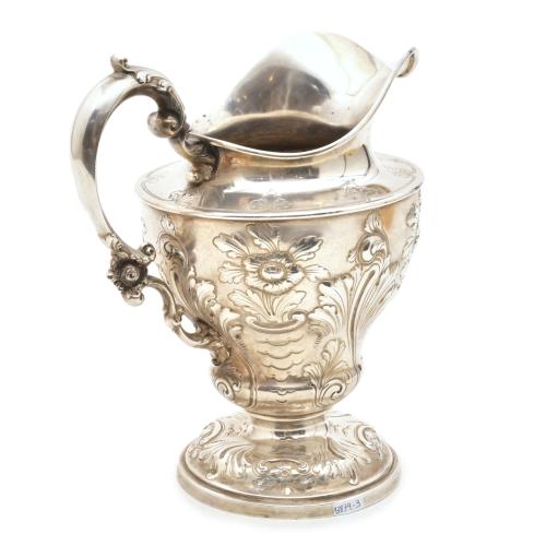 Jarrón Arts and Crafts, circa 1905.