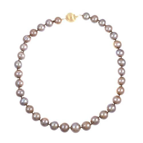Tahiti-colured pearls necklace.