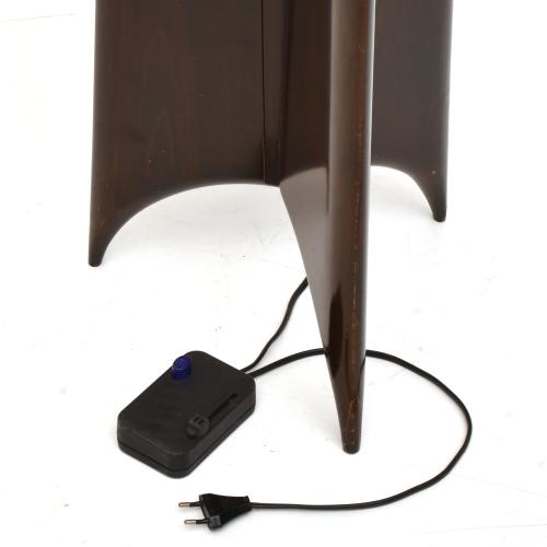 JAUME TRESSERRA (BARCELONA, 1943) Lámpara de pie "Gaudí".