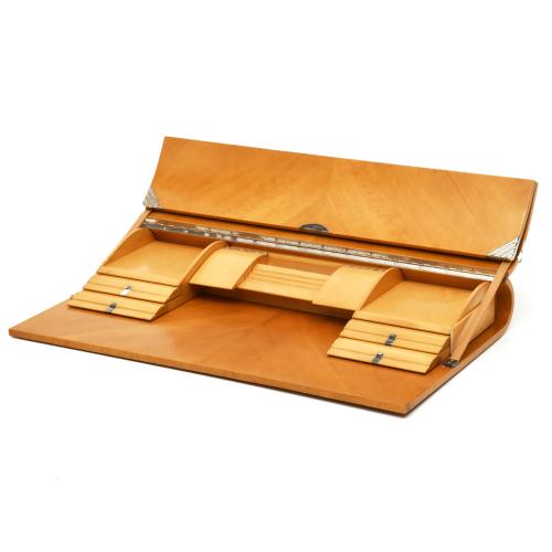 JAUME TRESSERRA (BARCELONA, 1943) 'Carpett’ tabletop desk.