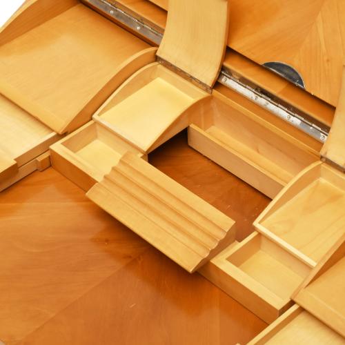 JAUME TRESSERRA (BARCELONA, 1943) 'Carpett’ tabletop desk.