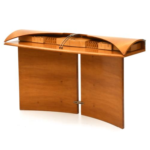 JAUME TRESSERRA (BARCELONA, 1943) ‘Butterfly’ writing desk.