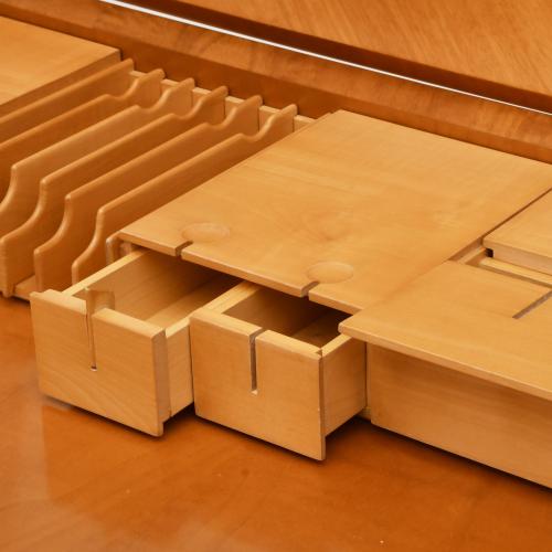 JAUME TRESSERRA (BARCELONA, 1943) ‘Butterfly’ writing desk.