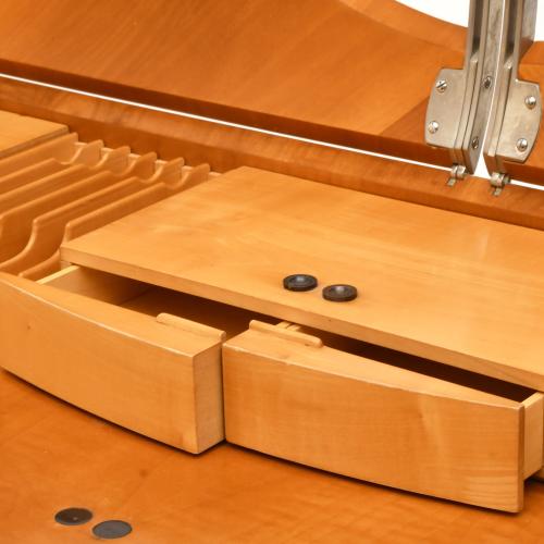 JAUME TRESSERRA (BARCELONA, 1943) Escritorio "Butterfly".