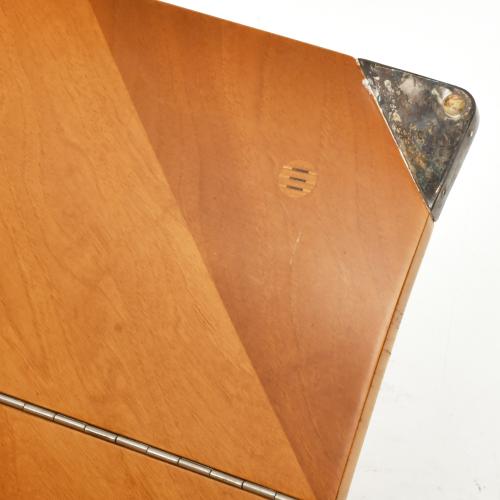 JAUME TRESSERRA (BARCELONA, 1943) ‘Carpett’ tabletop desk.