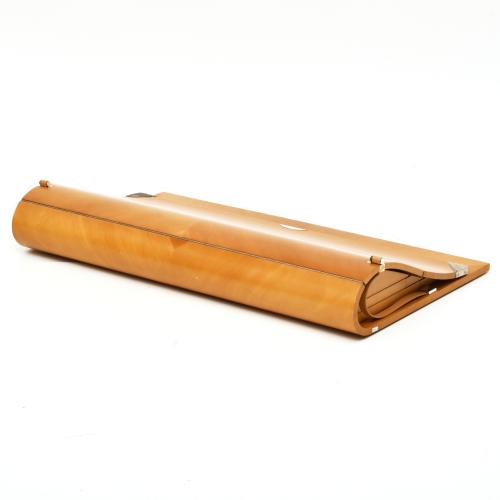 JAUME TRESSERRA (BARCELONA, 1943) ‘Carpett’ tabletop desk.