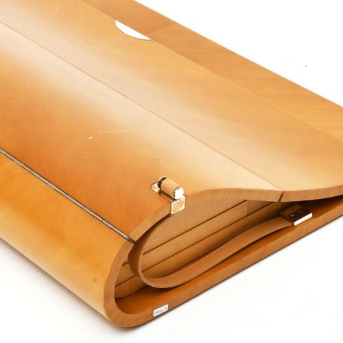 JAUME TRESSERRA (BARCELONA, 1943) ‘Carpett’ tabletop desk.