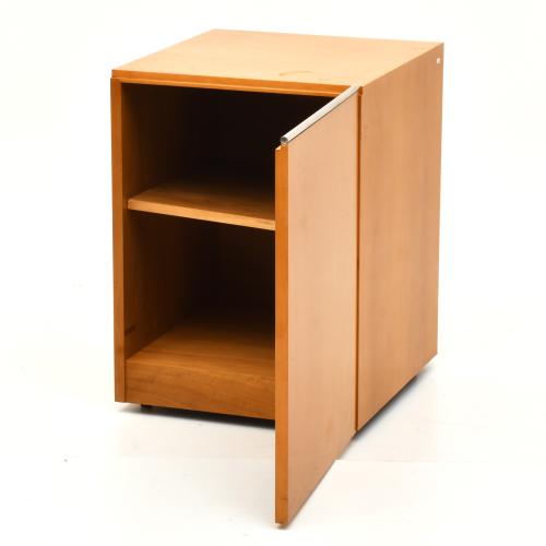 JAUME TRESSERRA (BARCELONA, 1943) Low side cabinet.