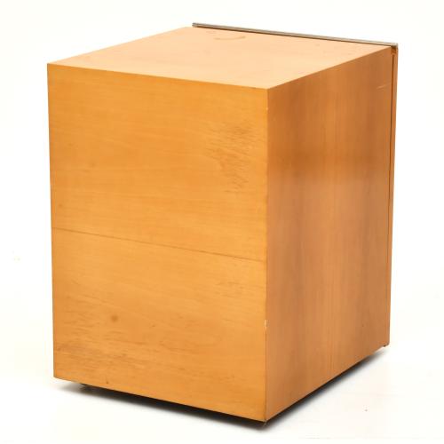 JAUME TRESSERRA (BARCELONA, 1943) Low side cabinet.