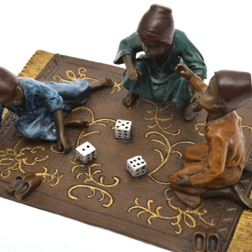 SIGUIENDO MODELOS DE FRANZ BERGMAN. Niños jugando, siglo XX.