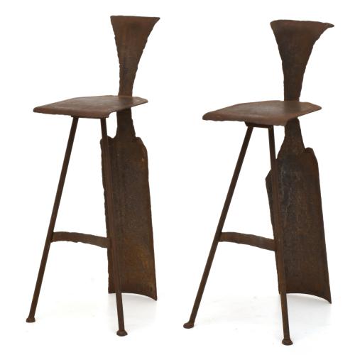ESCUELA ITALIANA, SIGLO XX. Pareja de taburetes brutalistas, circa 1960.