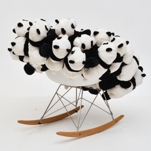 Mecedora de pandas, 2019.