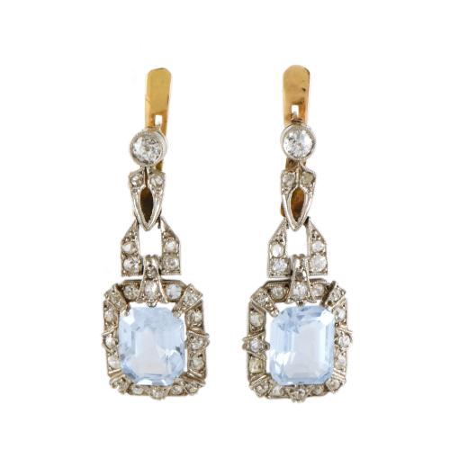 Pendientes largos art déco con piedra azul y diamantes.