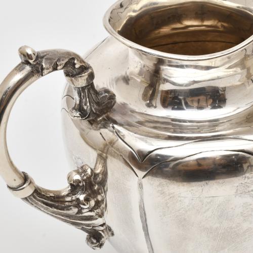 ESCUELA MEJICANA, SIGLO XX. Jarrón con plato.