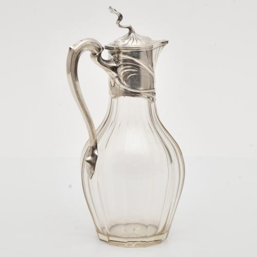 Decantador Art Noveau, circa 1900.