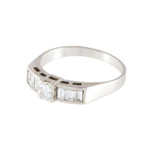 Anillo con diamantes
