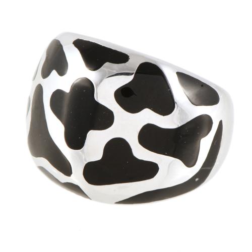 Anillo ancho con esmaltes.