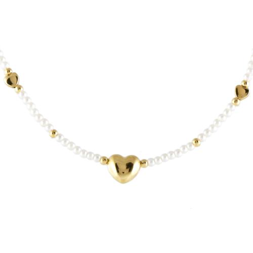 Gargantilla de un hilo con símil perla y corazón.