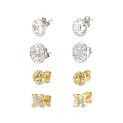 Lote de cuatro pares de pendientes.