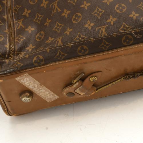 LOUIS VUITTON. Portatrajes.