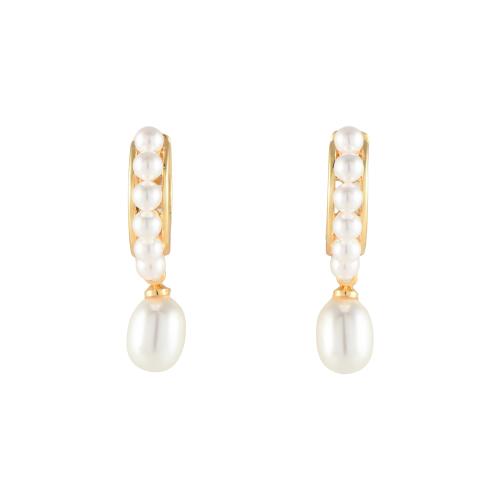 Hoop earrings with pearls and pendant pearl.