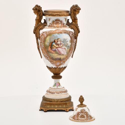 SÈVRES MANUFACTURE, vase.