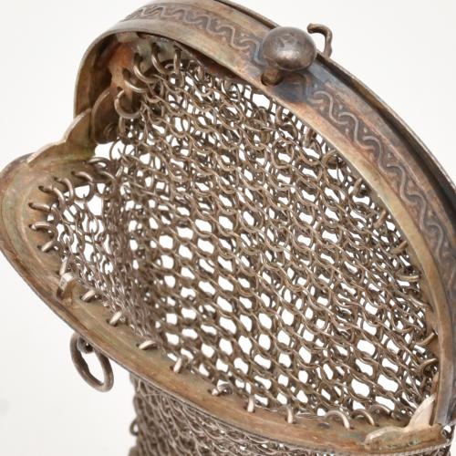 Chainmail purse, first half of the 20th century.