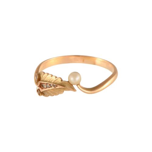 Modernist ring with pearl and diamonds.