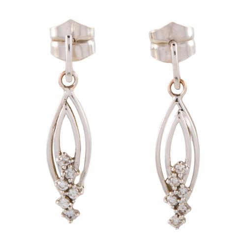 Pendientes largos con diamantes
