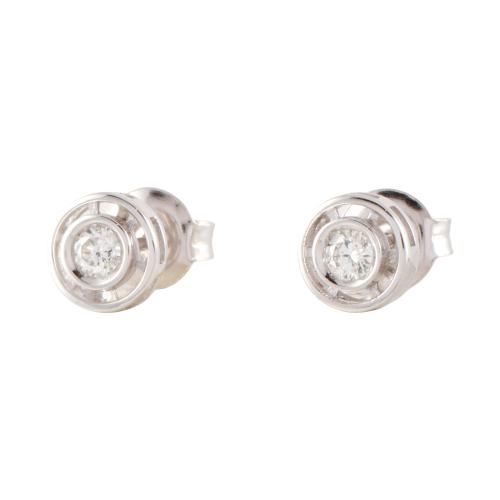 Pendientes con diamantes.