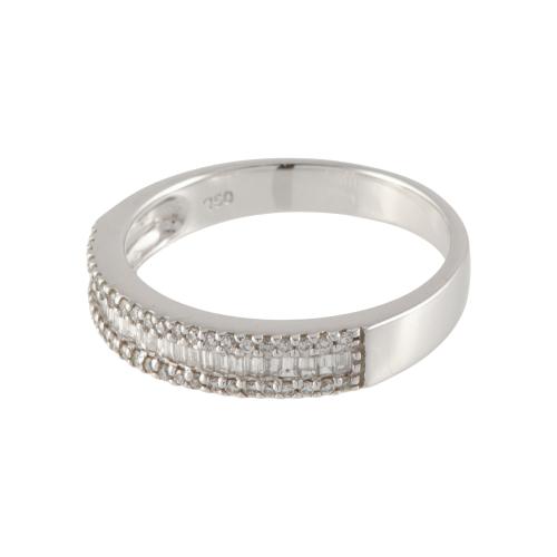 Sortija con carril de diamantes