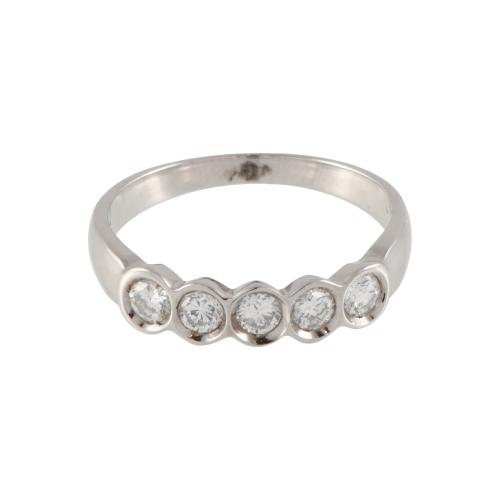 Anillo cinquillo de diamantes.