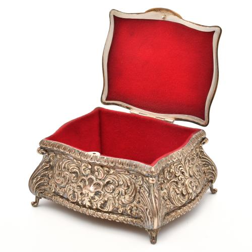 BAGUÉS, jewellery box.