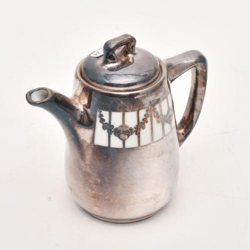 20TH CENTURY FRENCH SCHOOL. Coffee set.