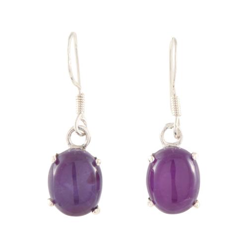 Necklace with pendant and earrings set with amethysts.