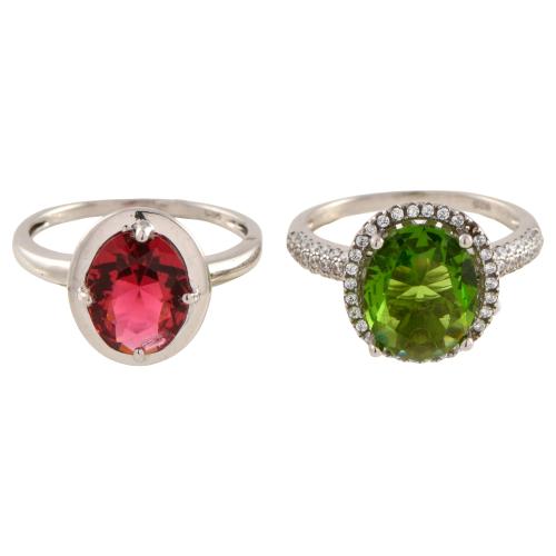 Set of two rings with coloured glass.