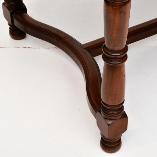 VALENTÍ.  Dining table and six chairs.