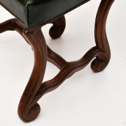 VALENTÍ.  Dining table and six chairs.