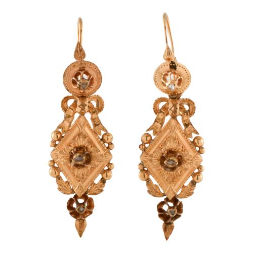 Conjunto de broche pendientes y anillo alfonsino.