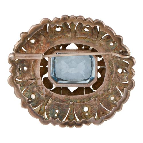 Broche modernista