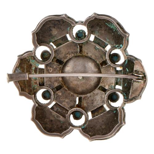Broche modernista