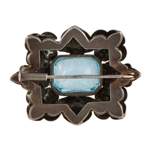 Broche  modernistaa