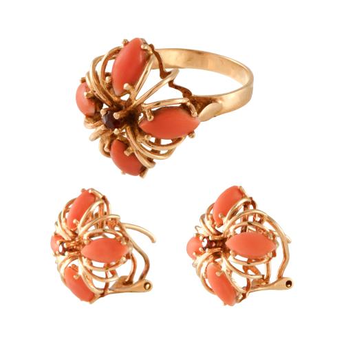 Conjunto de anillo y pendientes en coral