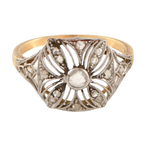 'Noucentista' ring with diamonds.