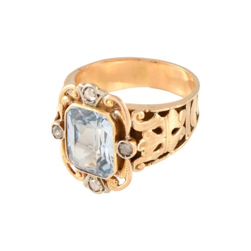Anillo años 20 con aguamarina sintética y diamantes.