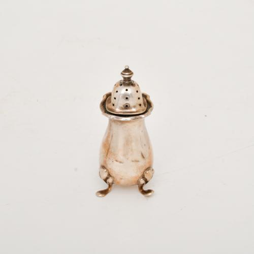 MAPPIN & WEBB MANUFACTURE. Set of three salt shakers.